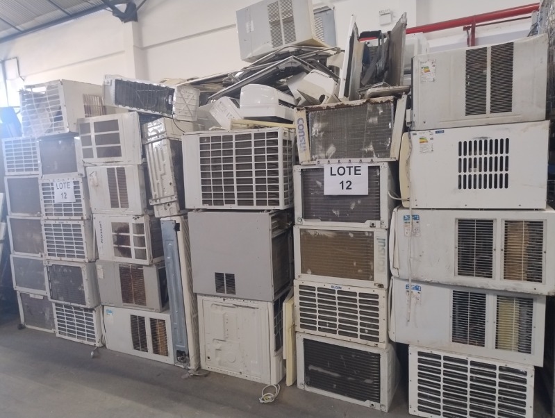 MÁQUINAS E EQUIPAMENTOS GALPÃO 1 LOTE 12 - leilão judicial - Não informado BR - lance mínimo R$ 2.572