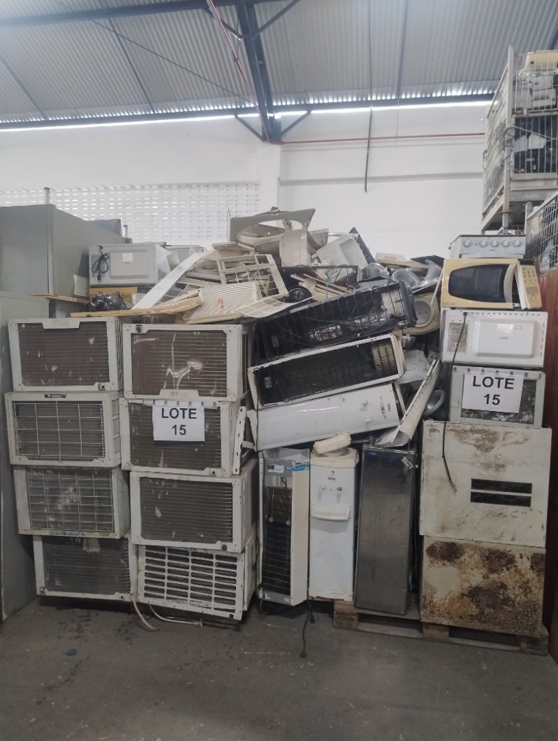 MÁQUINAS E EQUIPAMENTOS GALPÃO 1 LOTE 15 - leilão judicial - Não informado BR - lance mínimo R$ 2.341