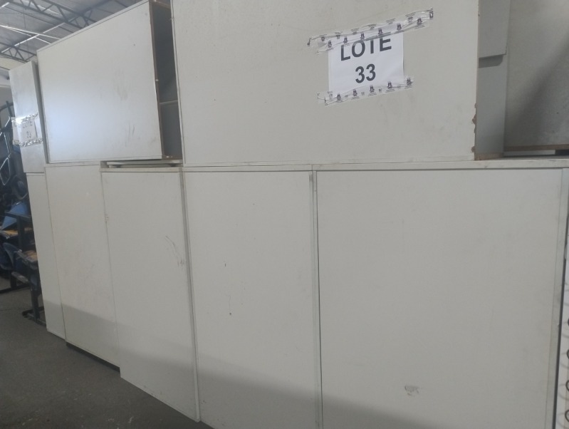 MÓVEIS EM MADEIRA - GALPÃO 02 LOTE 10 (33) - leilão judicial - Não informado BR - lance mínimo R$ 859